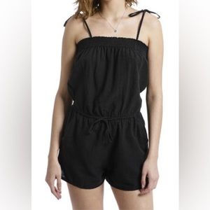 NWT Levi's Women's Black Tie Sleeve Romper Size Medium